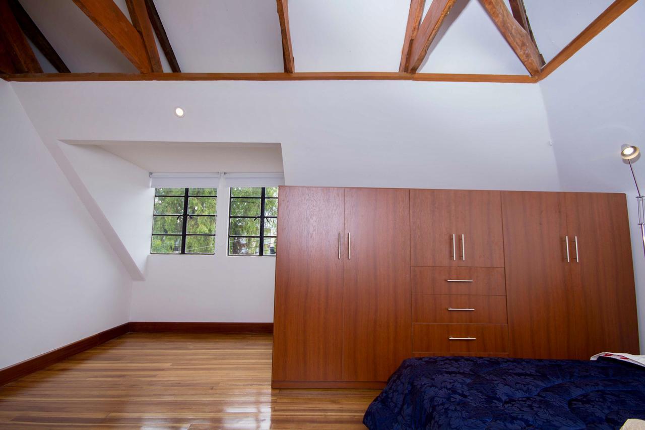 House For Groups - The Hostel Project Bogota Exterior photo